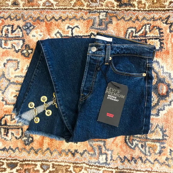 RARE Levi's Wedgie Straight Gold Chain Denim Jeans - Picture 1 of 13